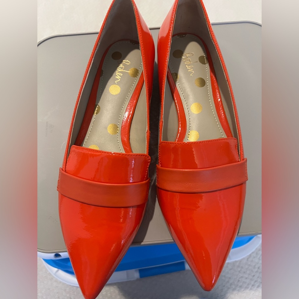 New Boden women’s vibrant orange pointed toe flat/ slip on patent gloss look